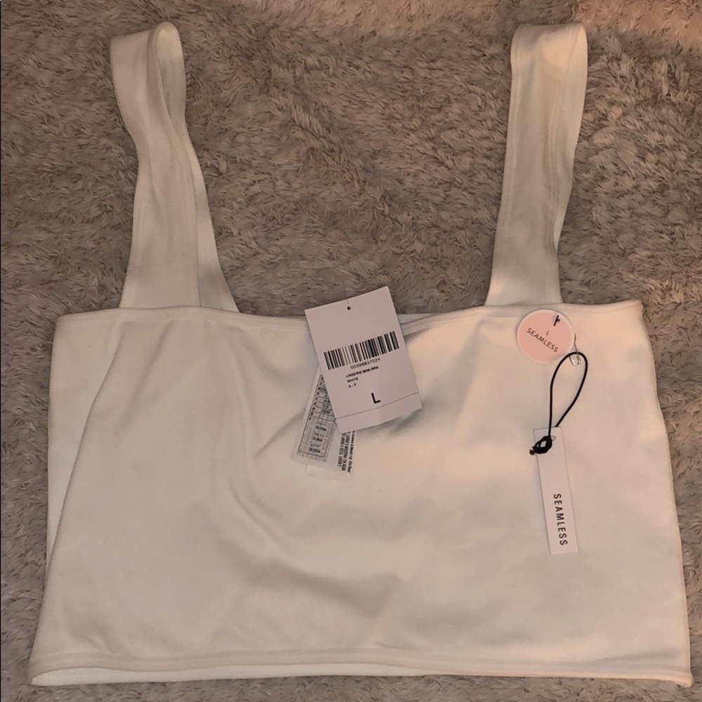 Seamless crop top white